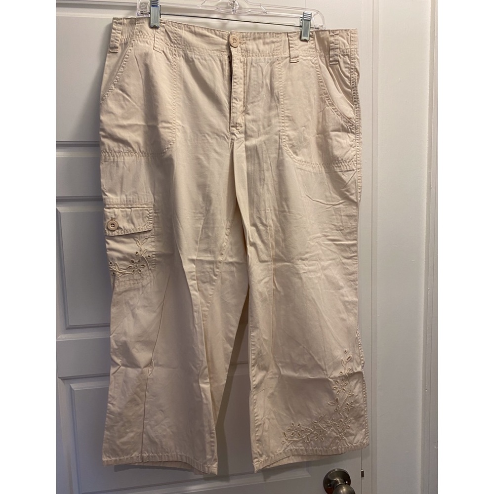 G.H. Bass & Co. light tan crop pants, size 16
